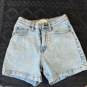 A&F Light Wash Denim Women's Shorts - high rise dad short (curve love)